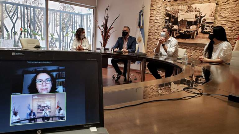 Convenios con dos escuelas: pasantías y museo escuela