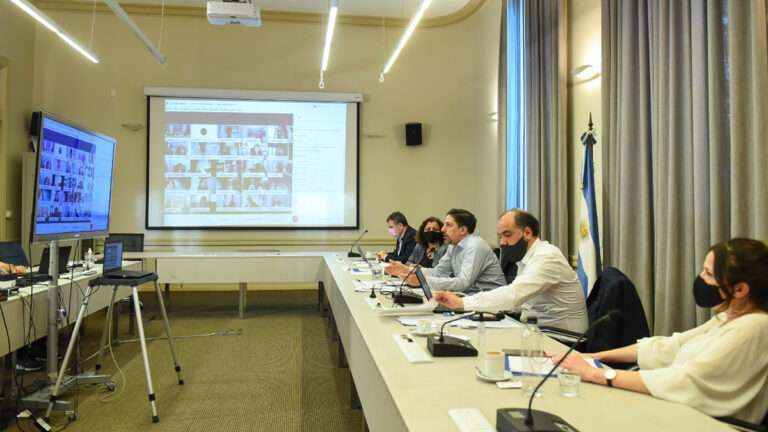 Cada provincia decidirá la vuelta a clases con “presencialidad limitada”