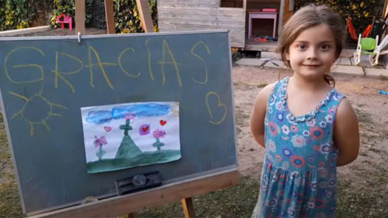 El emotivo video de los chicos: “Gracias bomberos por cuidar las sierras”