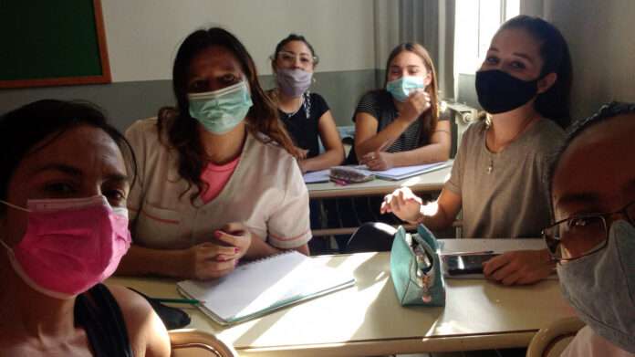 estudiantes-enfermeria-inescer