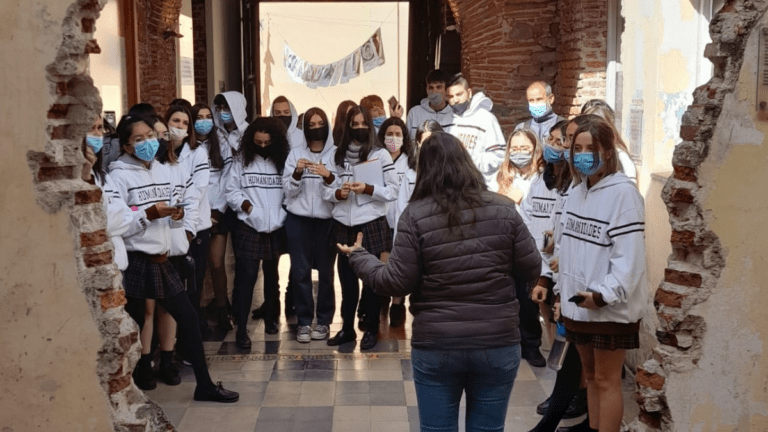 Jóvenes y memoria: un curso que busca promoverlos como narradores de su historia