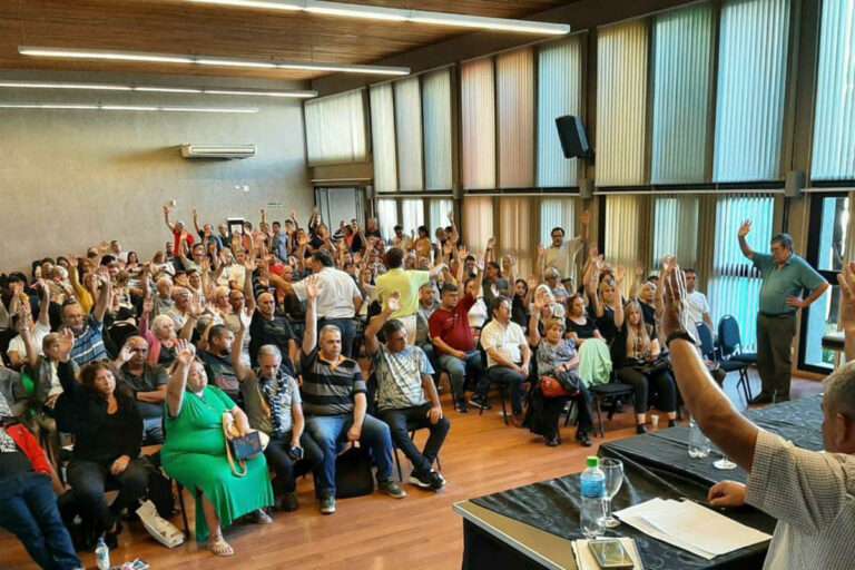 UEPC consultará con las bases el “nuevo ofrecimiento” salarial del Gobierno