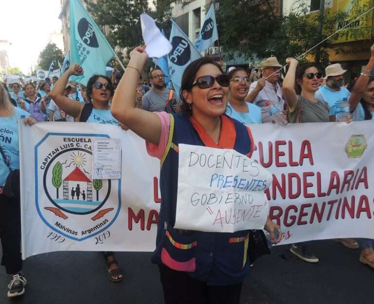 Salario docente: el gobierno provincial desconoce la propuesta salarial del 60% de aumento