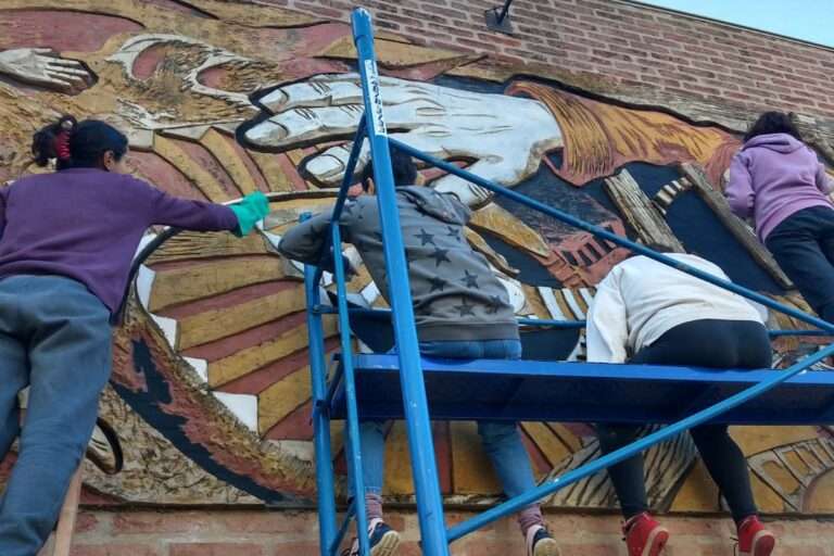 La “Práctica Profesionalizante” que le cambió la imagen visual al mural de Bellas Artes