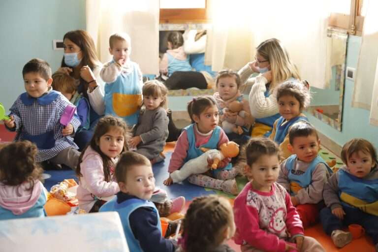 Con formación y terminalidad educativa, buscan profesionalizar el sector del cuidado de personas