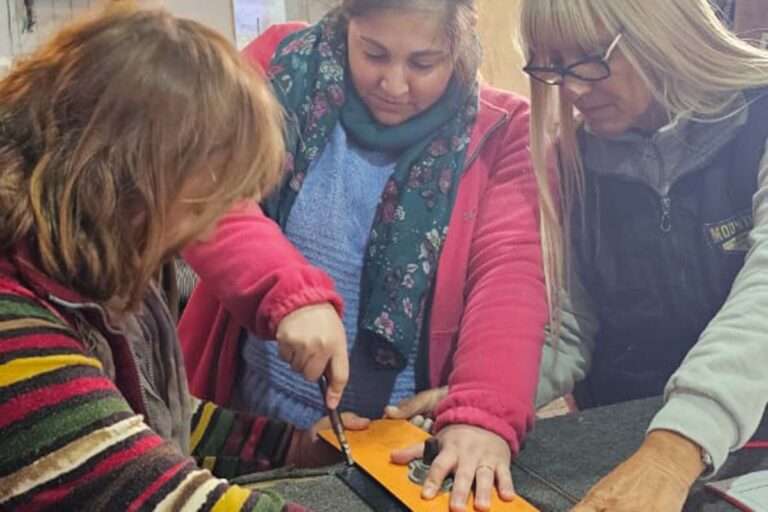 Educación No Formal: Capacitarse y reinventarse mediante la albañilería