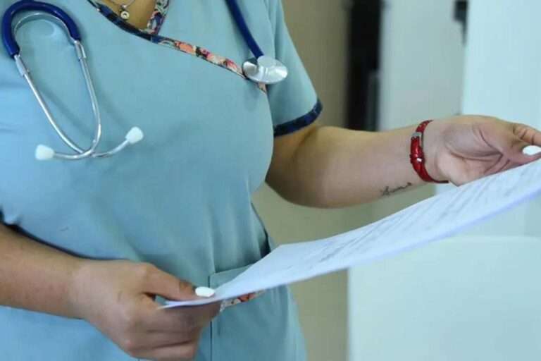 Enfermería se suma a cortocircuitos con la Dirección del INESCER: denuncias y lágrimas de una estudiante