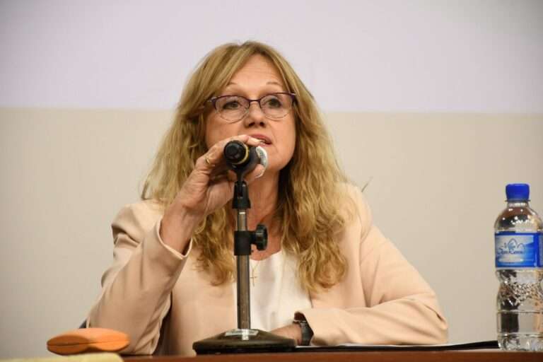 La rectora de la UNRC rechaza la propuesta de Milei de cerrar el Conicet