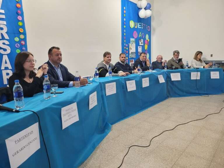 Con más de 370 estudiantes secundarios, candidatos a intendente de Villa María debatieron sobre sus propuestas