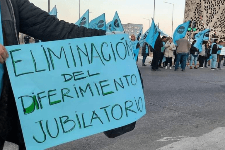 Salario docente: Trabajo convocó a la UEPC para que escuche otra oferta del Gobierno
