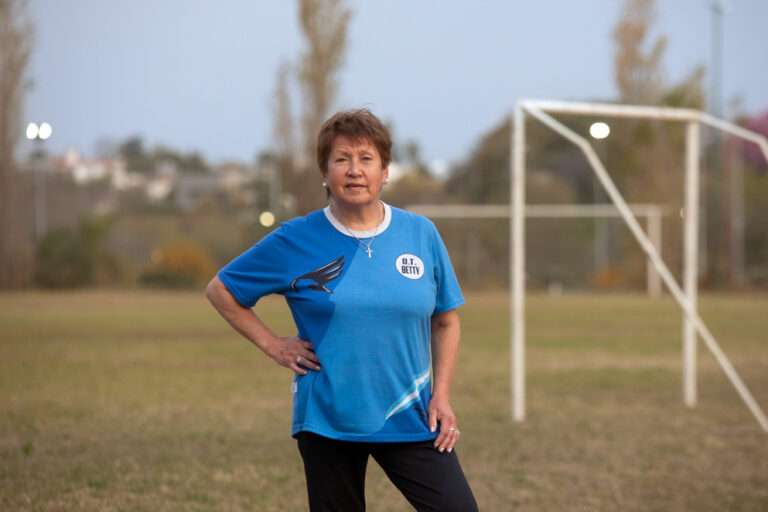 40 mujeres se forman para arbitrar partidos de fútbol en Córdoba