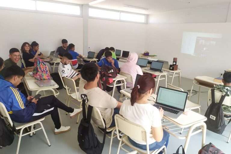 Privatizar y privar: La educación argentina en riesgo