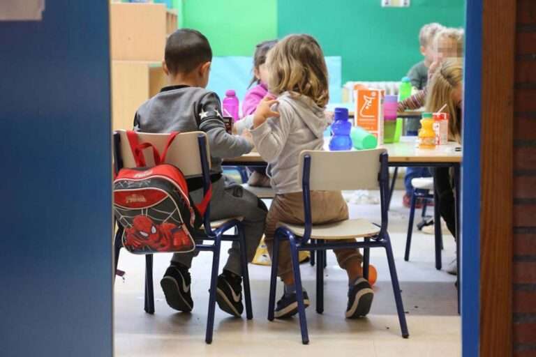 España: Docentes van a la huelga en Educación Infantil ante condiciones precarias