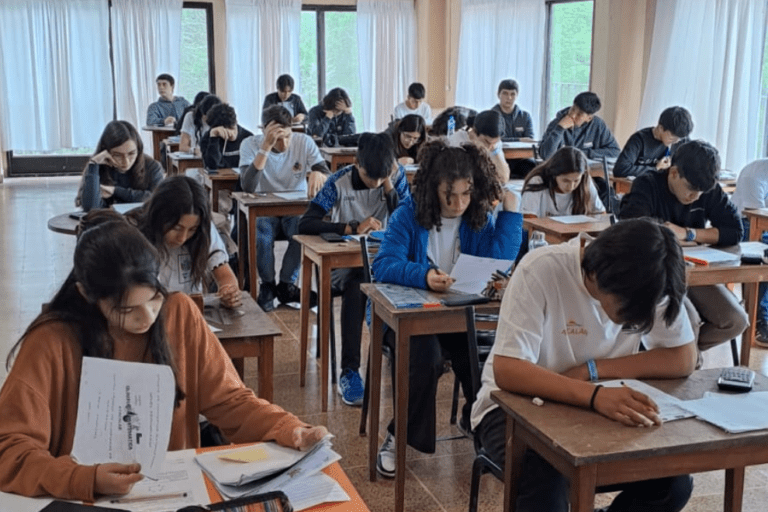 Realizan la instancia internacional de la Olimpiada de Matemática Atacalar 2023