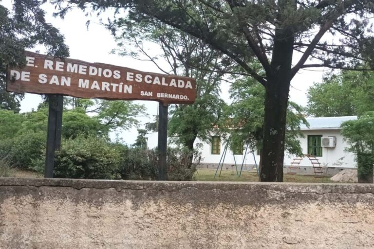 La escuela rural que está “en campaña” para buscar estudiantes y una solución puede estar en contar con transporte