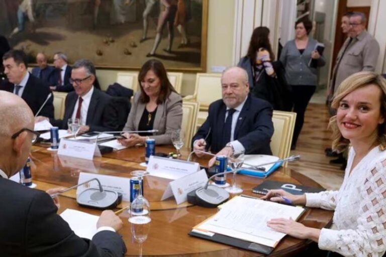 España: Gobierno propone restringir el uso de los celulares en la escuela