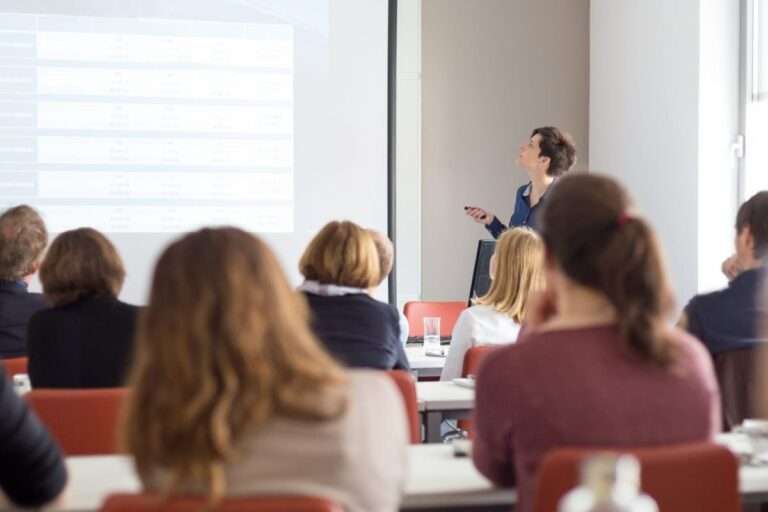 Día Internacional de la Educación: La educación salvará al mundo