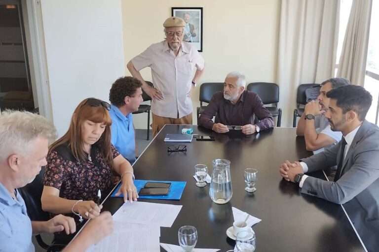Paritaria docente: Llaryora ofreció a docentes aumentos como al SEP y UEPC lo rechazó