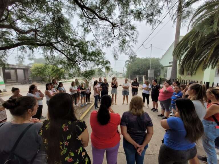 Escuela Remedios de Escalada: paro de Transporte posterga un día o dos la reunión entre Inspección y familiares
