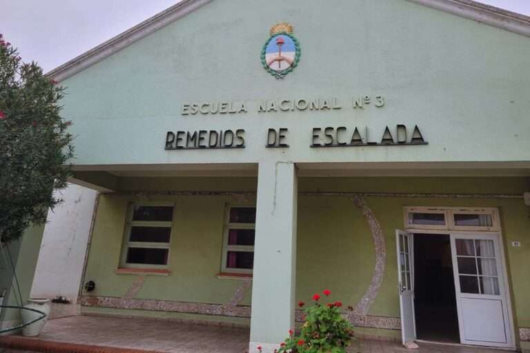 Supervisora a las madres de la escuela de Tío Pujio: “Lleven tranquilidad que esto se va a solucionar”