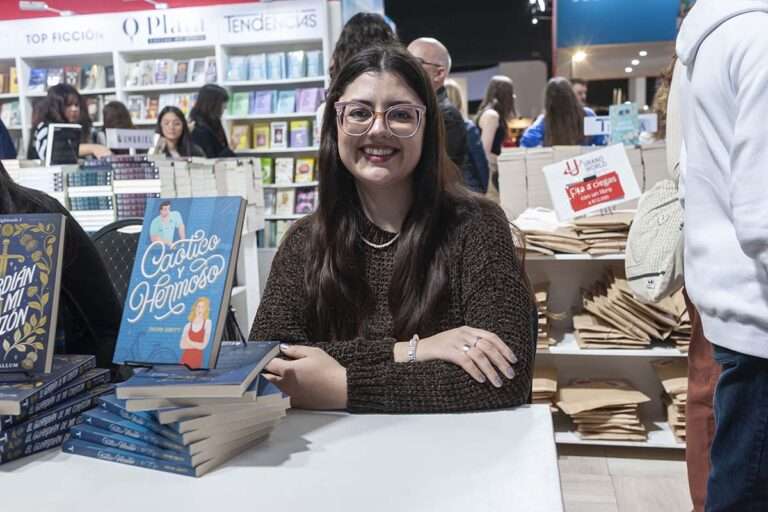 Evelyn Cerutti: de estudiar en la UNVM a su segunda firma en la Feria Internacional del Libro