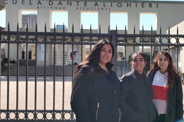 Alumnas del Anexo CENCAR (Villa Nueva) visitaron la Dante Alighieri