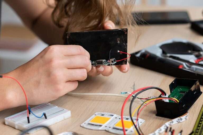 UTN convoca a estudiantes secundarios a formar parte del Club Tecnológico de Electrónica