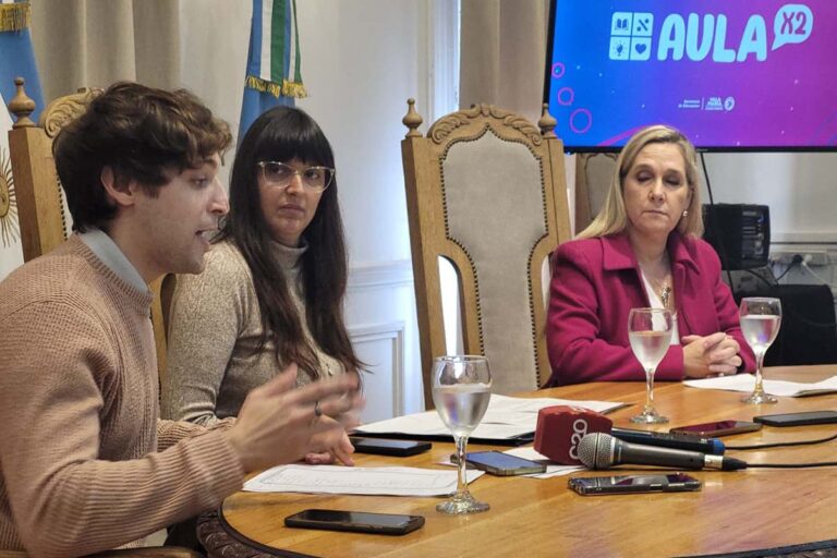 Fortalecer trayectorias: municipio sumará docentes auxiliares en primarias para Lengua y Matemática