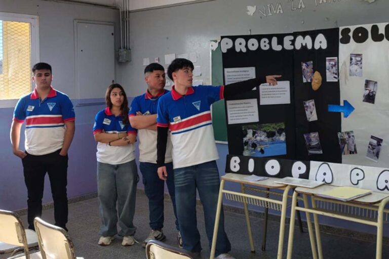 Feria de Ciencias 2025: 21 proyectos en la instancia escolar del IPET 56