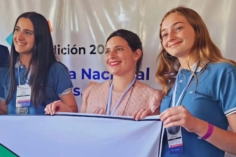 “Docentes que Inspiran”: La profe de química carlotense Macarena Uría entre las mejores del país