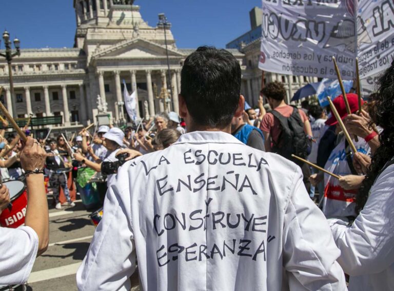Paro y movilización de CTERA: docentes de todo el país frente al Pizzurno, junto a 300 cordobeses y 20 villamarienses