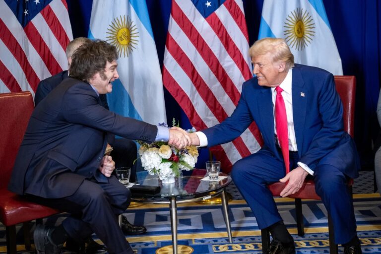 Curso hibrido: “Vuelo director Washington-Buenos Aires”