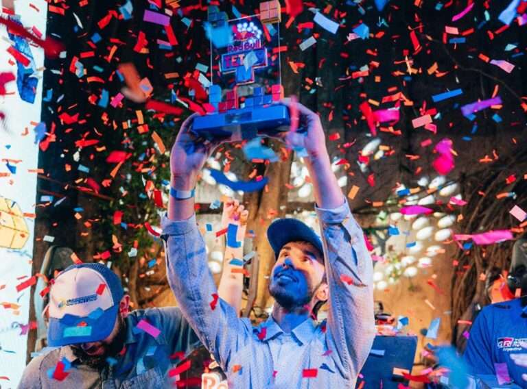 Genaro, estudiante de filosofía, “desconcierta” ganando torneo de “Tetris” y representará al país en Dubái