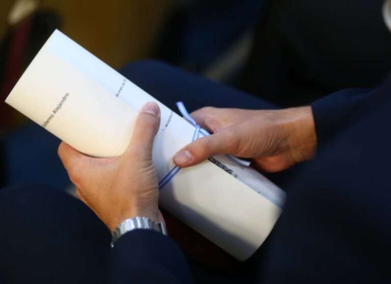 UNVM: Con la entrega de 320 nuevos diplomas, cierran los festejos por el 30° aniversario