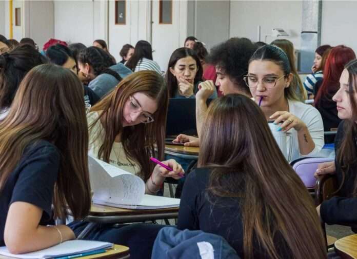 estudiantes universitarios web