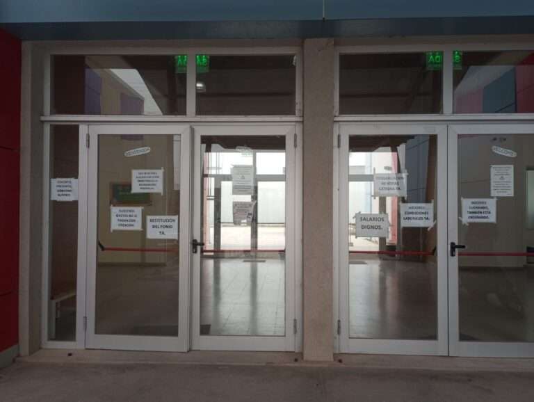 Salario docente: Tras el paro de 48 horas, el Gobierno llamó a UEPC