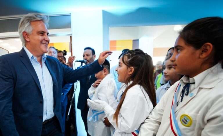 Apertura Ciclo Lectivo: Llaryora garantizó inversiones, Boleto Educativo, PAICOR y “esfuerzo para que sea una buena paritaria”