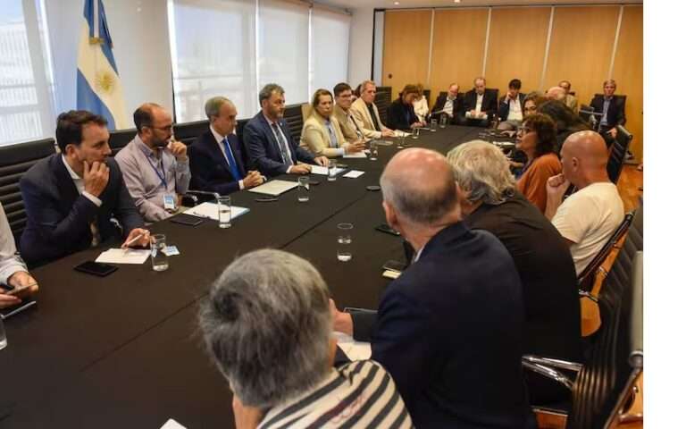 Al proyecto oficial de Libertad Educativa, le nacería otro para blindar financiamiento