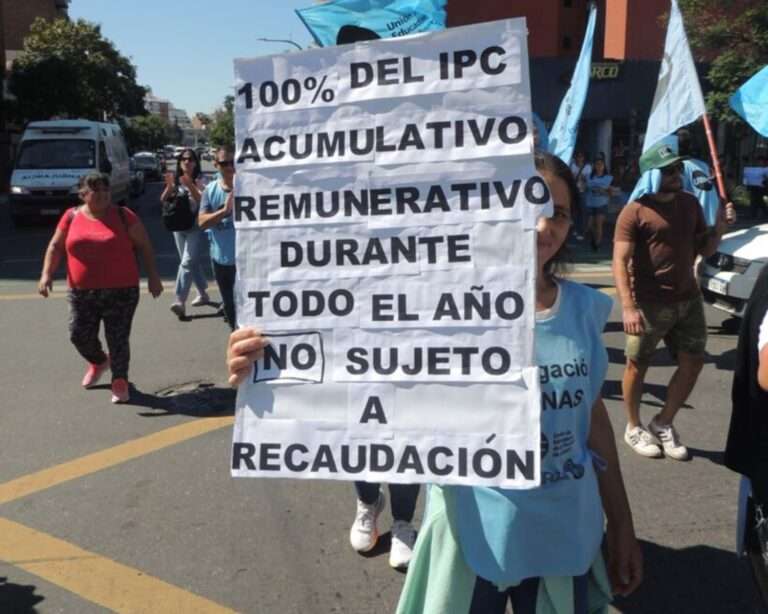 Paro docente: “Recomposición salarial y modificar prácticas que significan una gran sobrecarga laboral”, pide UEPC San Martín