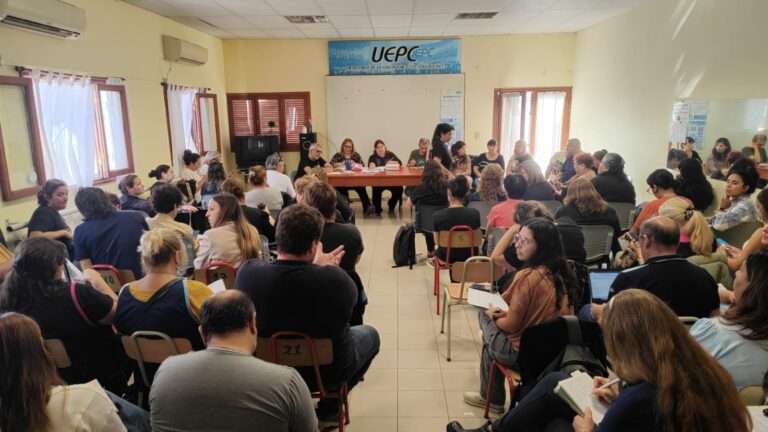 Salario docente: San Martín rechazó la cuarta propuesta, solicitó más aumento y madura el «no» del territorio