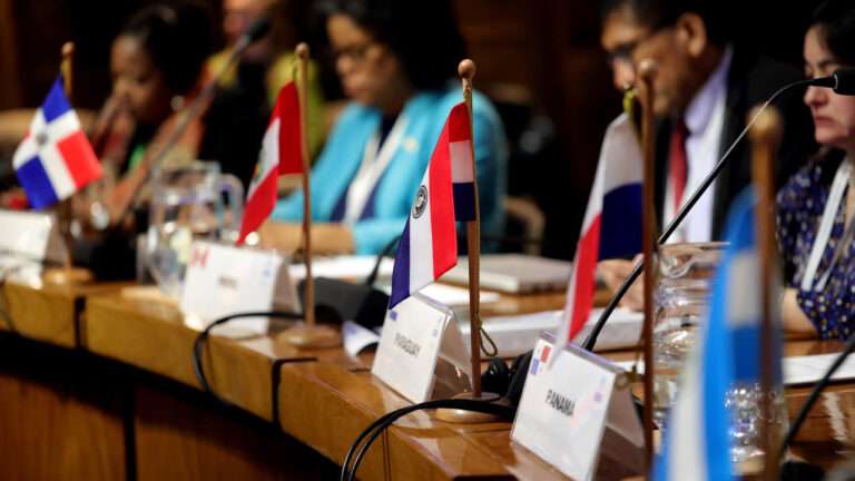 De la Agenda 2030 a la inteligencia artificial: Cooperación regional y educación con pensamiento crítico