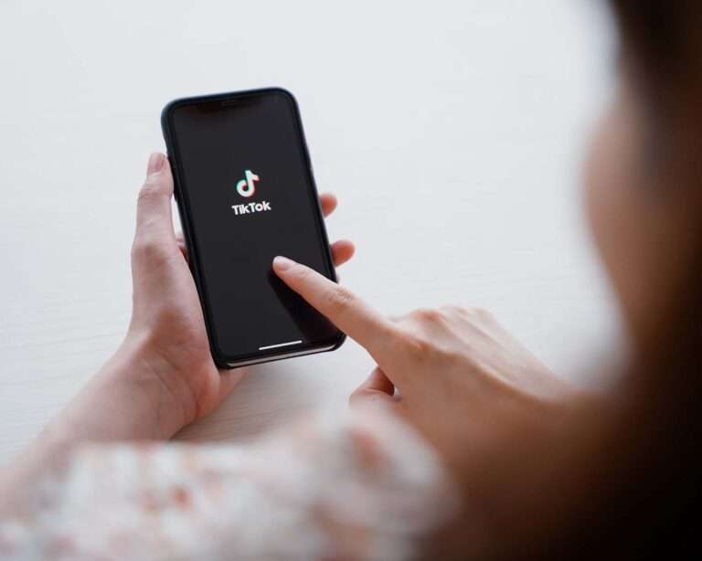 Desafío en Tik Tok: nuevos grafitis con amenazas despertaron alertas en el Rivadavia y en el Belgrano