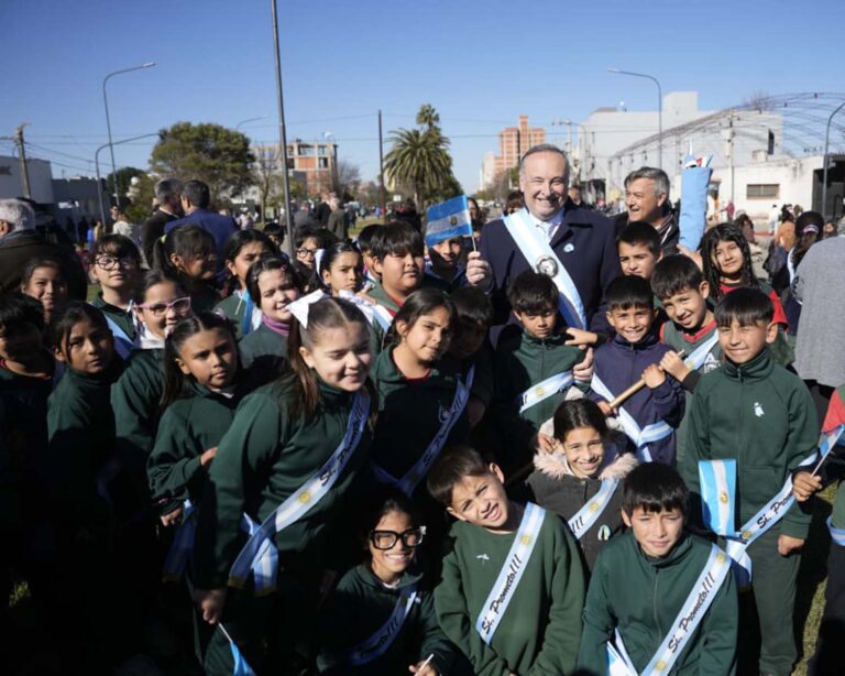 Paso a la inmortalidad del General Belgrano: 1500 estudiantes prometieron lealtad a la Bandera Nacional