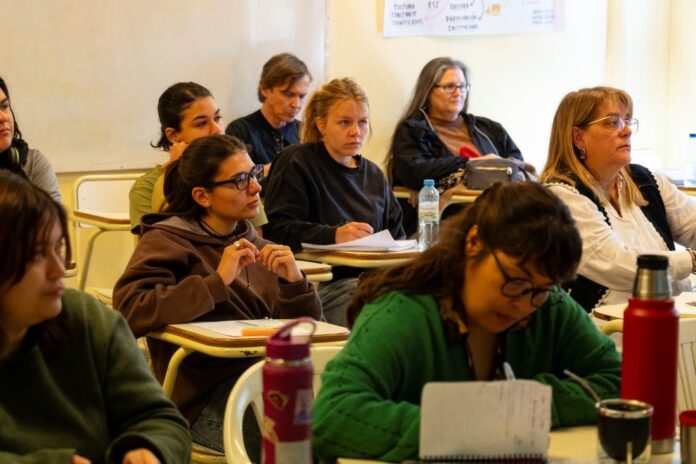 Se-realizo-en-la-UPC-la-jornada-sobre-el-nuevo-Diseno-Curricular-para-la-Educacion-Artistica-4
