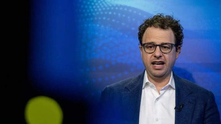 Tamarit (UNC): «No es fácil alinear a la IA con cuestiones éticas, cuando resuelve un problema lo hace sin importarle otra cosa»